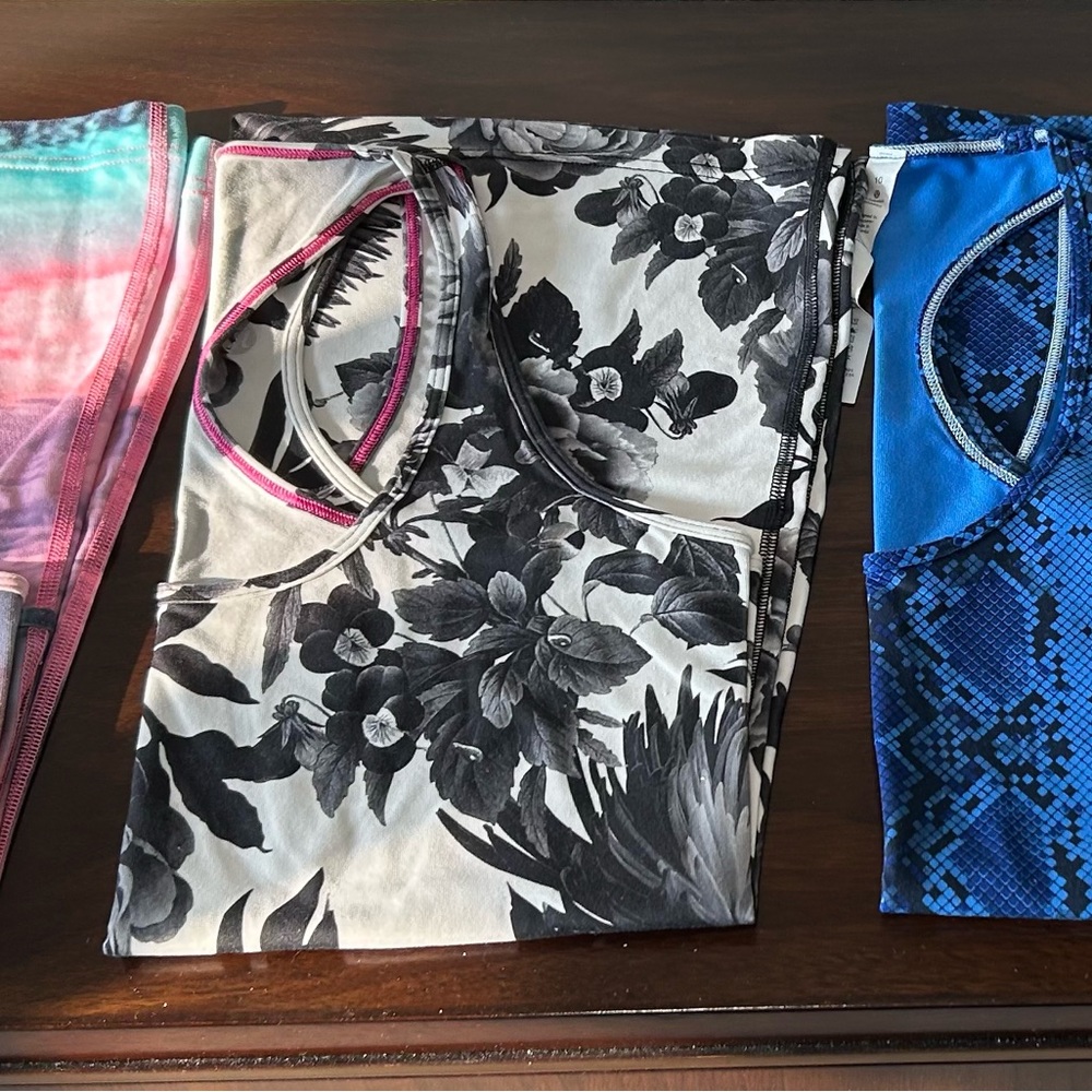 Lululemon Set Of 4 Tank Tops Womens 10 Sleeveless Lightweight Racerback Stretch